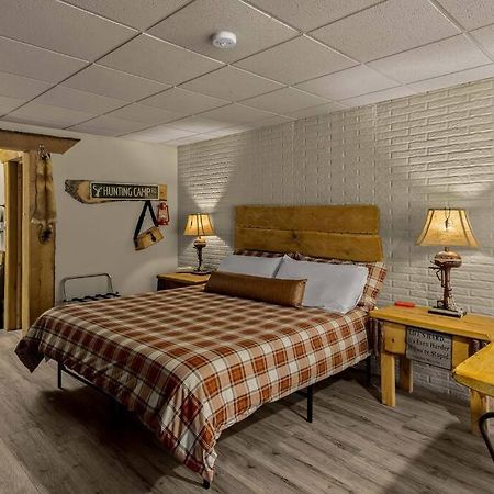 Stonegate Lodge King Bed, Wifi, 50In Roku Tv, Salt Water Pool Room #108 Eureka Springs Bagian luar foto