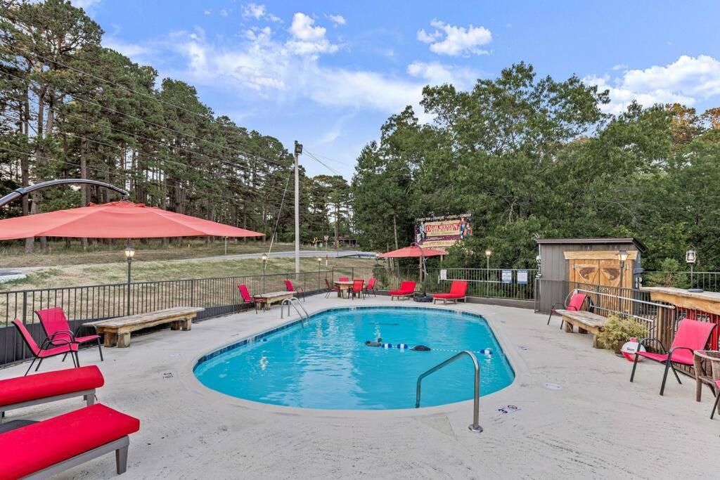 Stonegate Lodge King Bed, Wifi, 50In Roku Tv, Salt Water Pool Room #108 Eureka Springs Bagian luar foto
