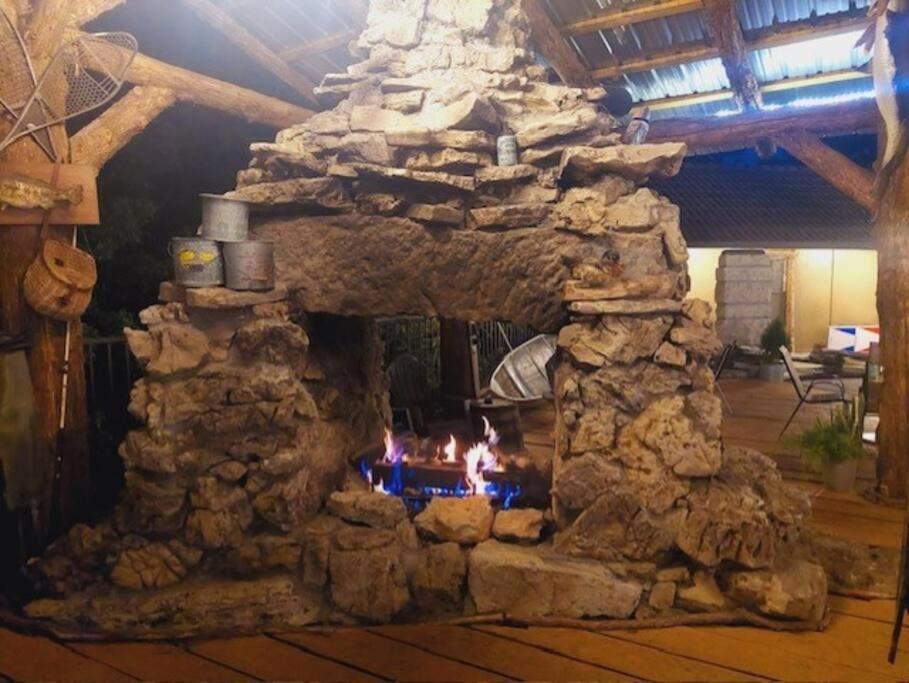 Stonegate Lodge King Bed, Wifi, 50In Roku Tv, Salt Water Pool Room #108 Eureka Springs Bagian luar foto