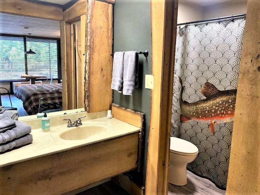 Stonegate Lodge King Bed, Wifi, 50In Roku Tv, Salt Water Pool Room #108 Eureka Springs Bagian luar foto